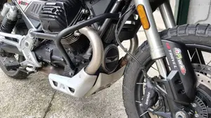 Moto Guzzi V85 TT Travel (2021 - 23)  (9)