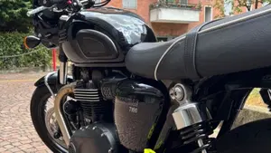 Triumph Bonneville T100 (2021 - 25)  (7)