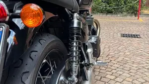 Triumph Bonneville T100 (2021 - 25)  (8)
