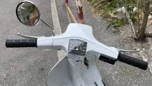 Piaggio Beverly Tourer 300  (2)