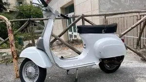 Piaggio Beverly Tourer 300  (3)