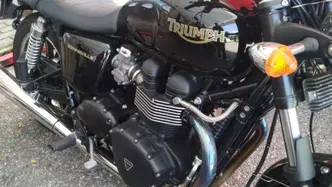 Triumph Bonneville SE (2009 - 13) usata