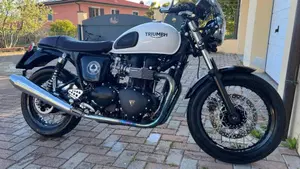 Triumph Thruxton 900 ACE (2014 - 15)  (2)
