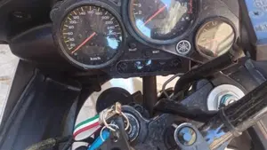 Yamaha FZS 1000 Fazer  (5)