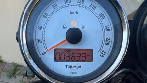 Triumph Thruxton 900 ACE (2014 - 15)  (5)