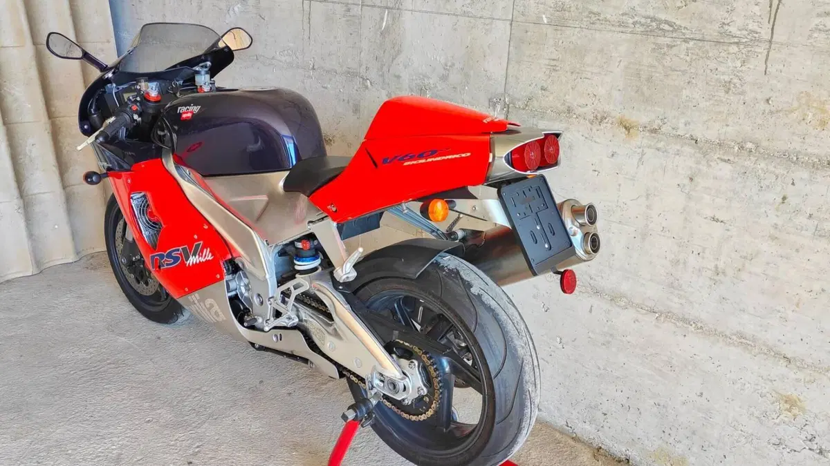 Aprilia RSV 1000 (1998 - 99)  (7)