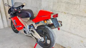 Aprilia RSV 1000 (1998 - 99)  (7)