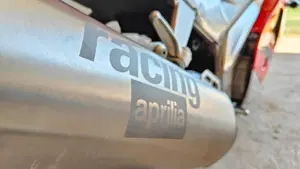 Aprilia RSV 1000 (1998 - 99)  (12)