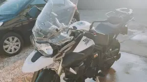Triumph Tiger 800 XC (2011 - 12)  (2)