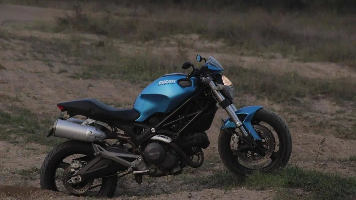 Ducati Monster 696 ABS (2009 - 14)  (3)