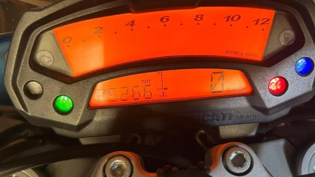 Ducati Monster 696 ABS (2009 - 14)  (5)