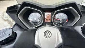 Yamaha X-Max 400 ABS (2013 - 16)  (5)