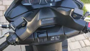 Suzuki Burgman AN 400 Lux (2012 - 16)  (4)