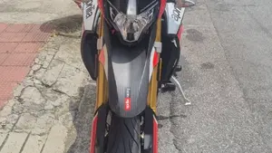 Aprilia Dorsoduro 900 (2017 - 20)  (2)