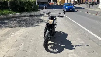 Triumph Street Scrambler 900 (2021 - 22) usata