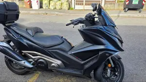 Kymco AK 550 ETS (2021 - 26)  (2)