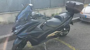 Kymco AK 550 ETS (2021 - 26)  (3)