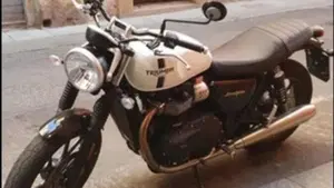 Triumph Street Twin 900 (2017 - 18)  (4)