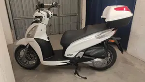 Kymco People 300i GT ABS (2016 - 20)  (2)