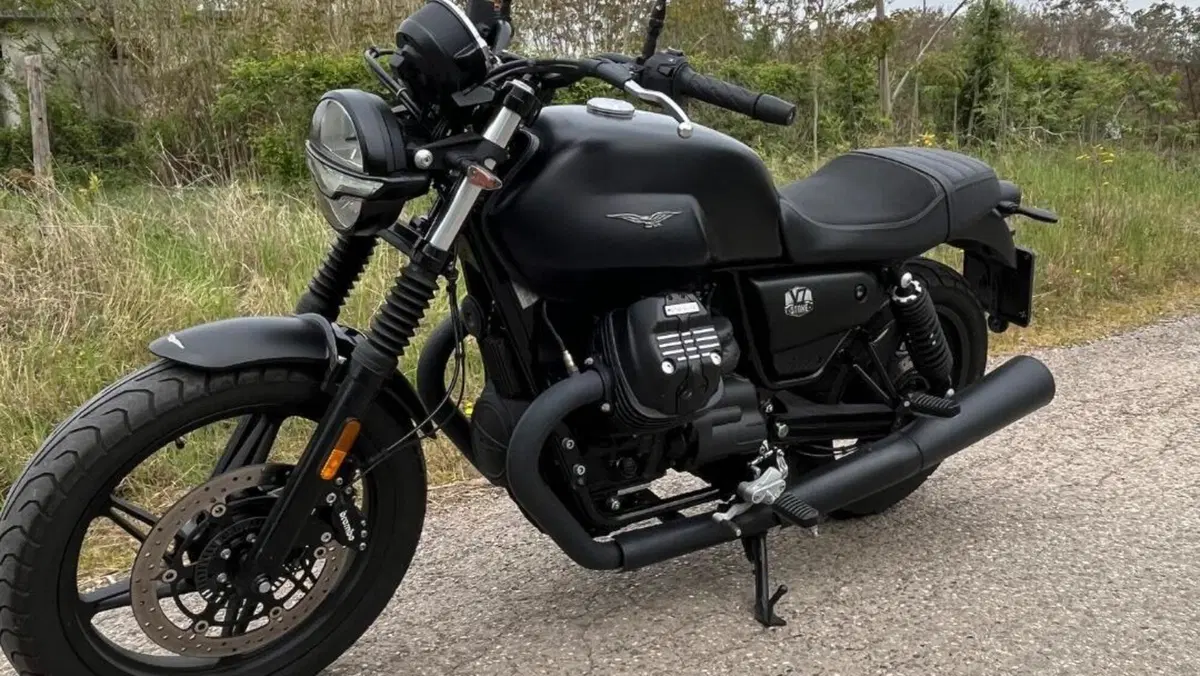 Moto Guzzi V7 Stone (2021 - 24) 