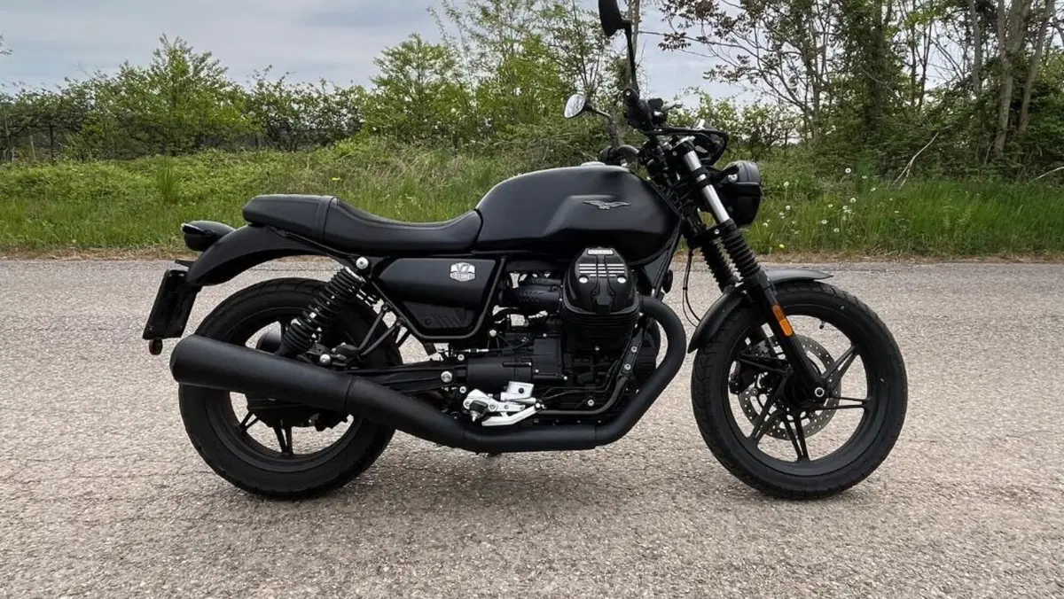 Moto Guzzi V7 Stone (2021 - 24)  (4)