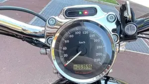 Harley-Davidson 1200 Custom (2007 - 13) - XL 1200C  (3)