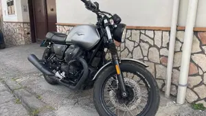 Moto Guzzi V7 III Rough (2018 - 20)  (5)