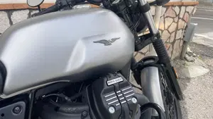 Moto Guzzi V7 III Rough (2018 - 20)  (6)