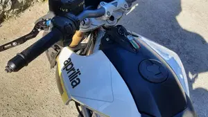 Aprilia Dorsoduro 750 ABS (2009 - 17)  (2)
