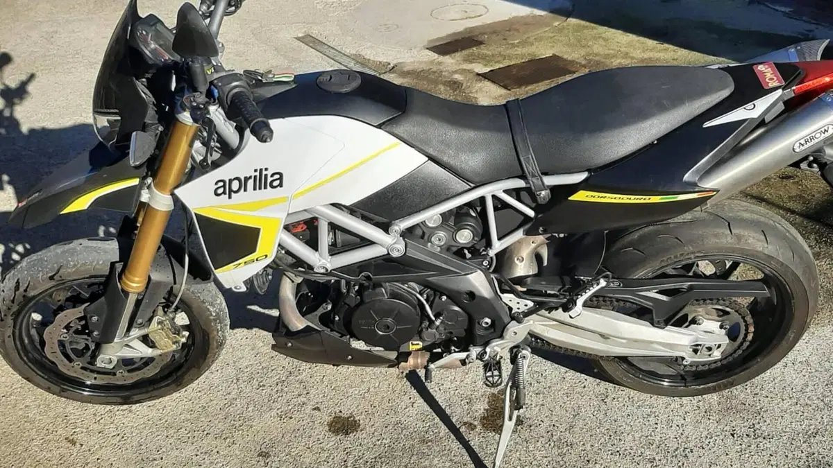 Aprilia Dorsoduro 750 ABS (2009 - 17)  (3)