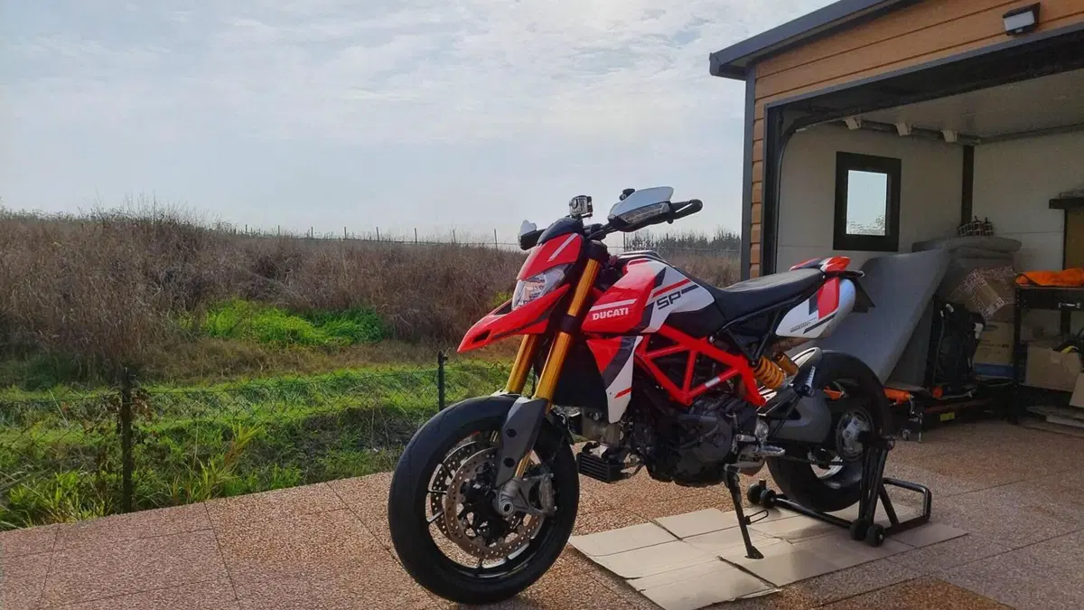 Ducati Hypermotard 950 SP (2022 - 25)  (2)