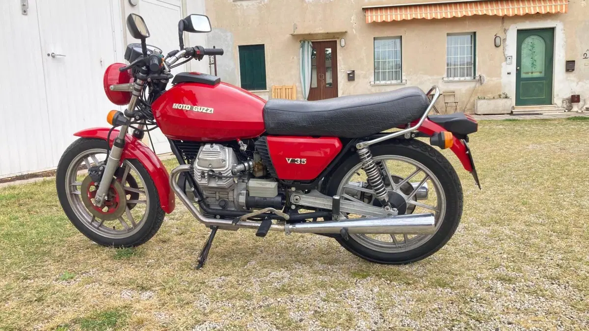 Moto Guzzi V 35 (1977 - 80) 