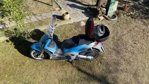 Piaggio Beverly 400 i.e. (2006 - 10)  (12)