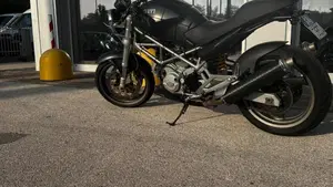 Ducati Monster 620 I.E. Dark (2002)  (3)