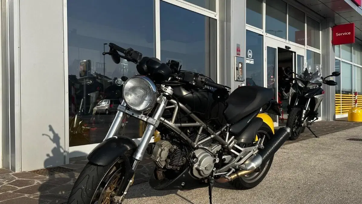 Ducati Monster 620 I.E. Dark (2002)  (4)