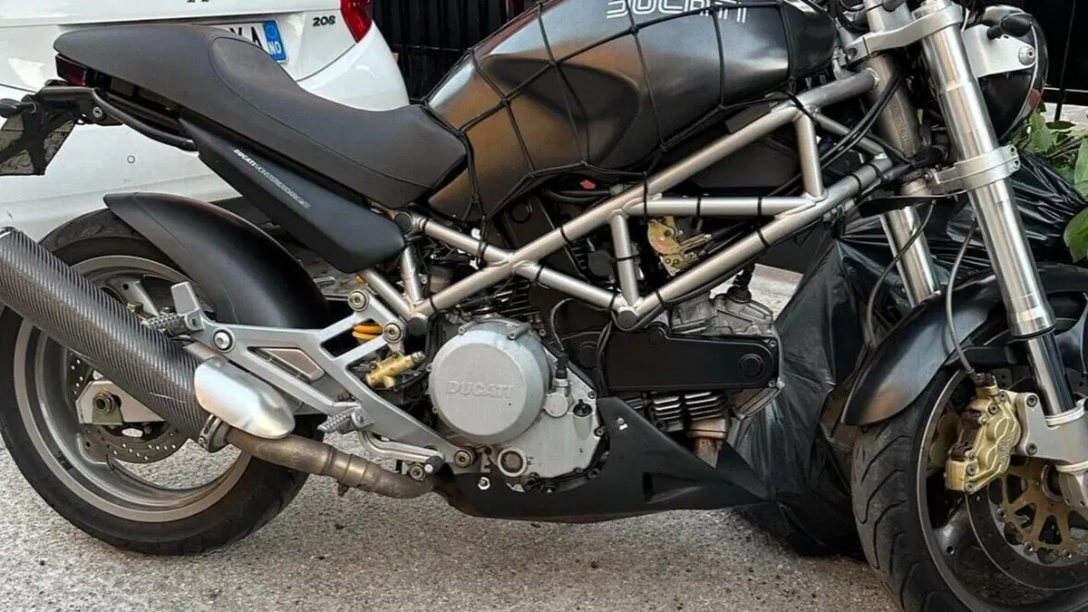 Ducati Monster 620 I.E. Dark (2002)  (7)