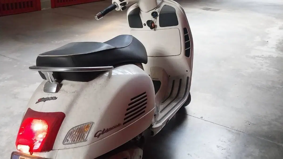 Vespa GTS 300 Super (2008 - 16)  (4)