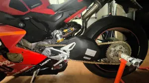 Ducati Panigale V4 Bagnaia 2022 World Champion Replica (2023)  (5)