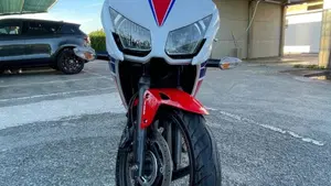 Honda CBR 300 R ABS (2014 - 17)  (6)