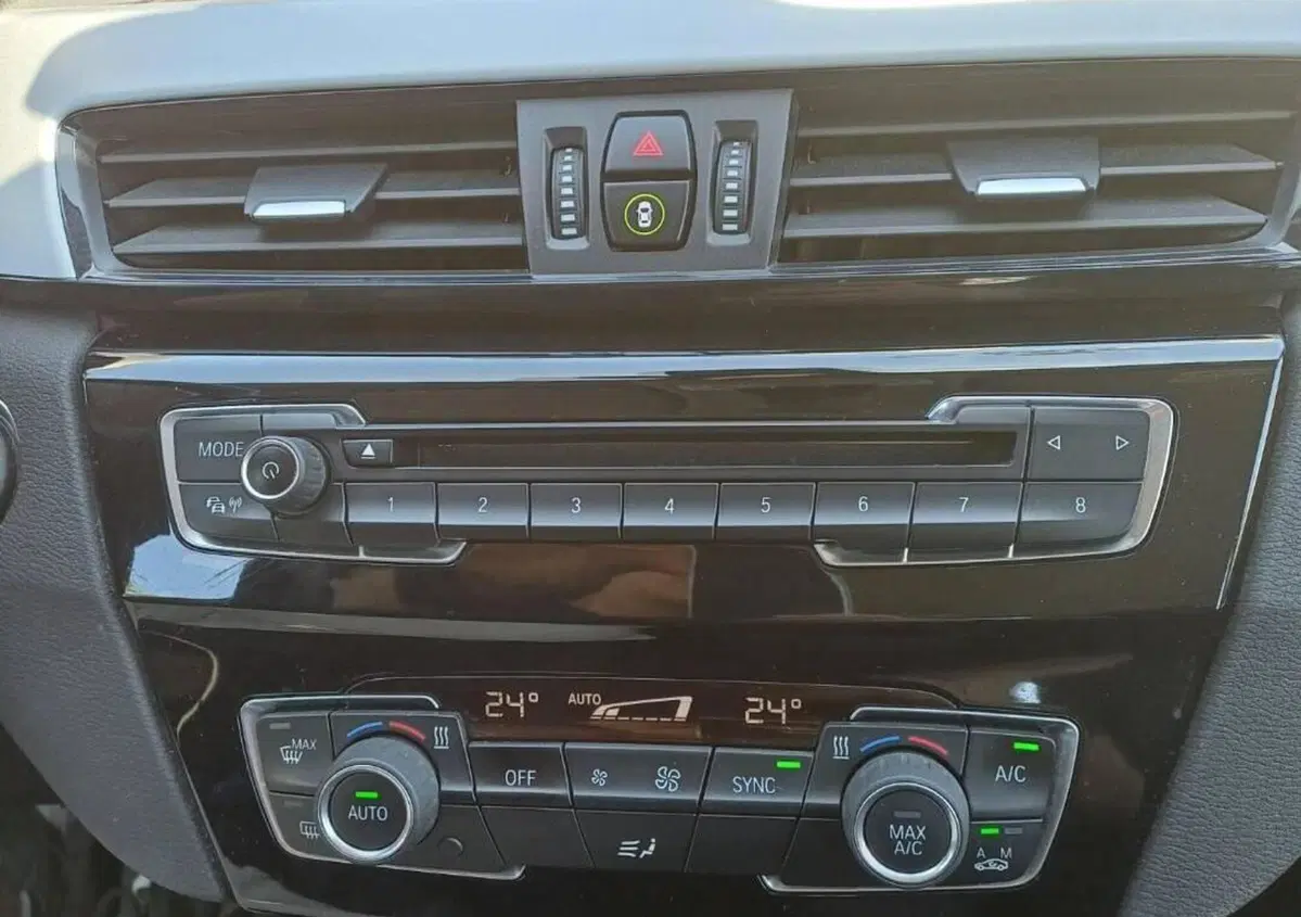BMW X1 sDrive16d Advantage (11)