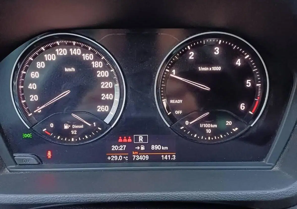 BMW X1 sDrive16d Advantage (16)