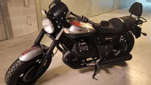 Moto Guzzi V9 Bobber (2018 - 20) 