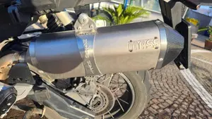Moto Guzzi V85 TT Centenario (2021 - 22)  (3)
