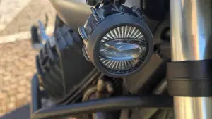 Moto Guzzi V85 TT Centenario (2021 - 22)  (8)