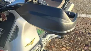 Moto Guzzi V85 TT Centenario (2021 - 22)  (10)