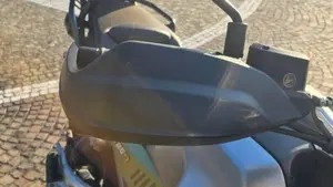 Moto Guzzi V85 TT Centenario (2021 - 22)  (11)