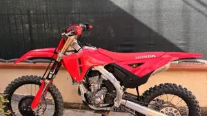 Honda CRF 250R (2023)  (4)