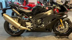 Honda CBR 1000 RR-R Fireblade SP Carbon Edition (2024 - 26)  (2)