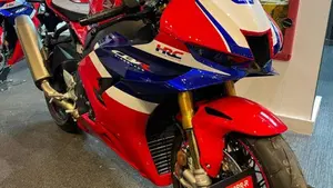 Honda CBR 1000 RR-R Fireblade SP (2024 - 26)  (2)