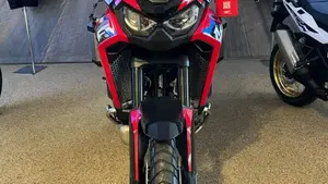 Honda Africa Twin CRF 1100L ES DCT (2024 - 26) 